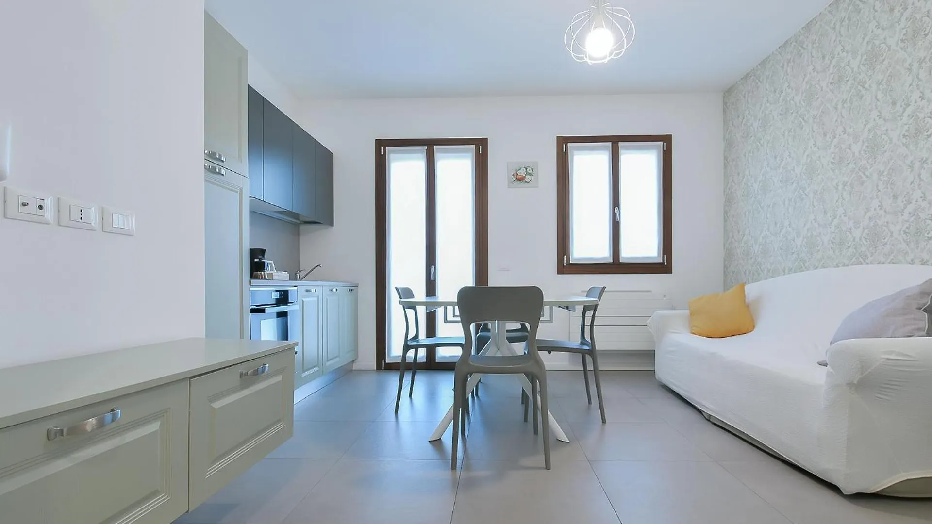 Queen Venice Fly Apartments Campalto 0*,  Italia
